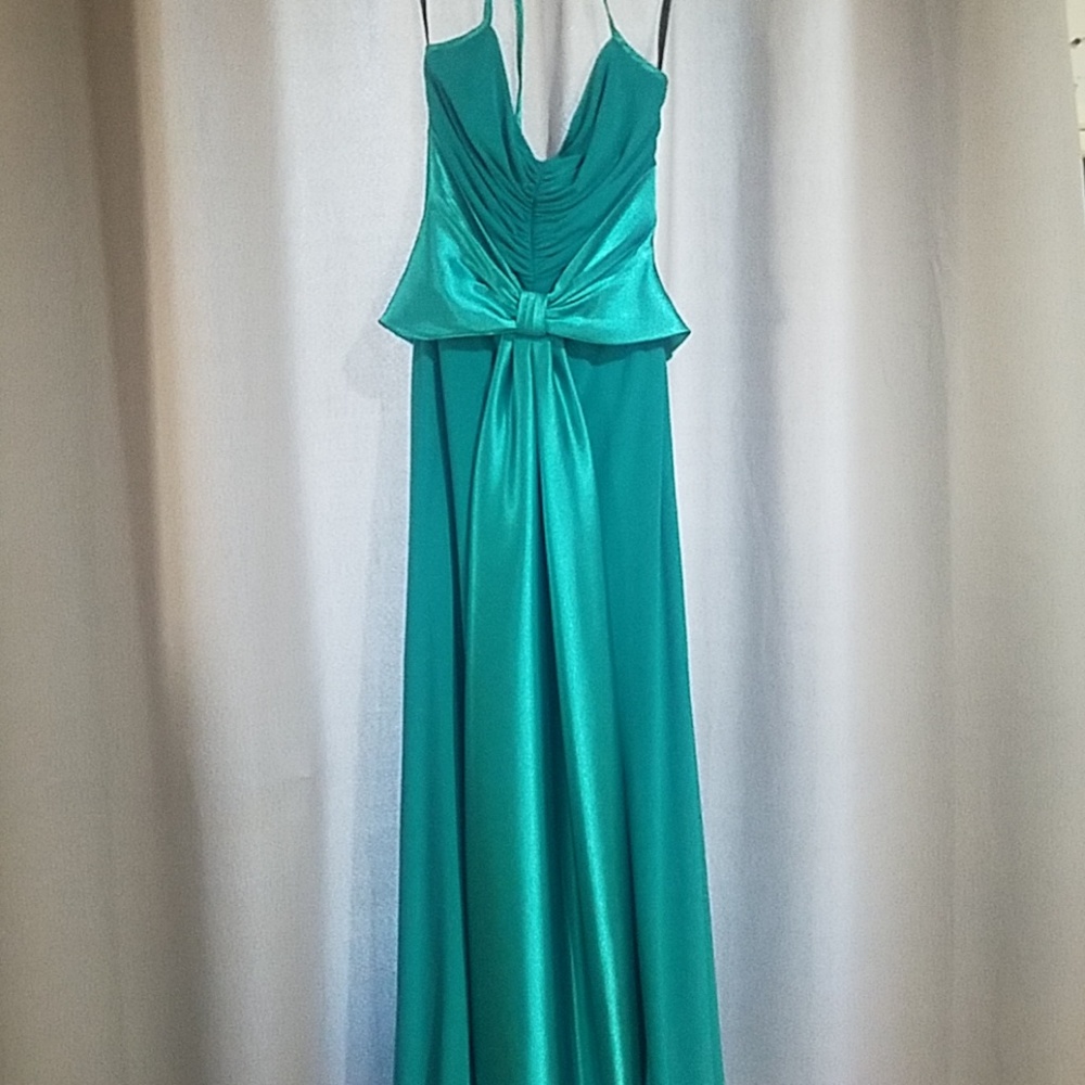 Stunning formal dress!!